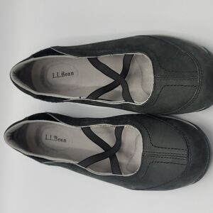 L.L. Bean  black leather / suede walking shoes womens size 9